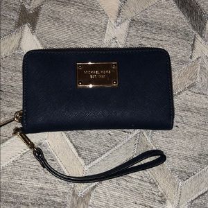 NAVY MICHAEL KORS WRISTLET